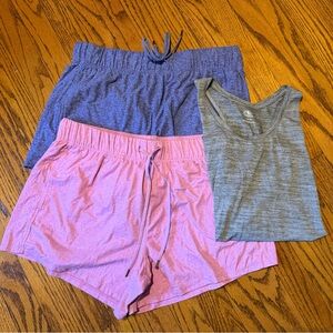 Women's Activewear BUNDLE 2 pairs of shorts 1 Tank top - Size Large